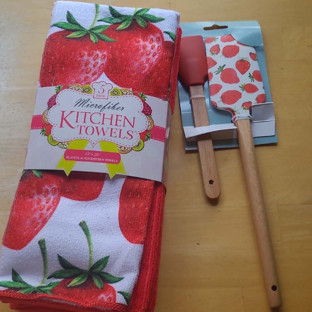 Strawberry Print Microfiber Kitchen Towels Set Of 5 & Spatula Set - Red
